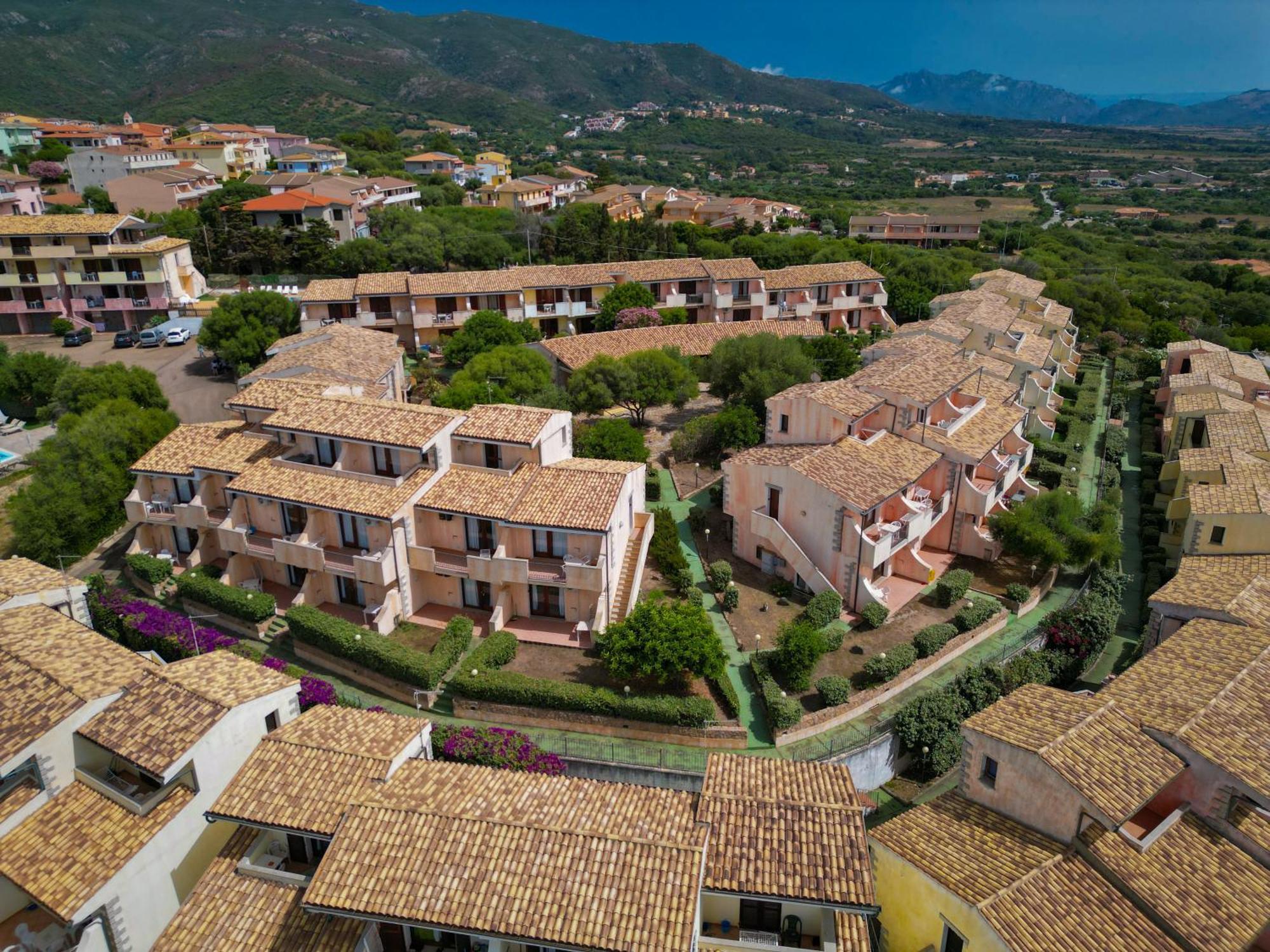 Il Borgo Di Badesi Aparthotel Εξωτερικό φωτογραφία