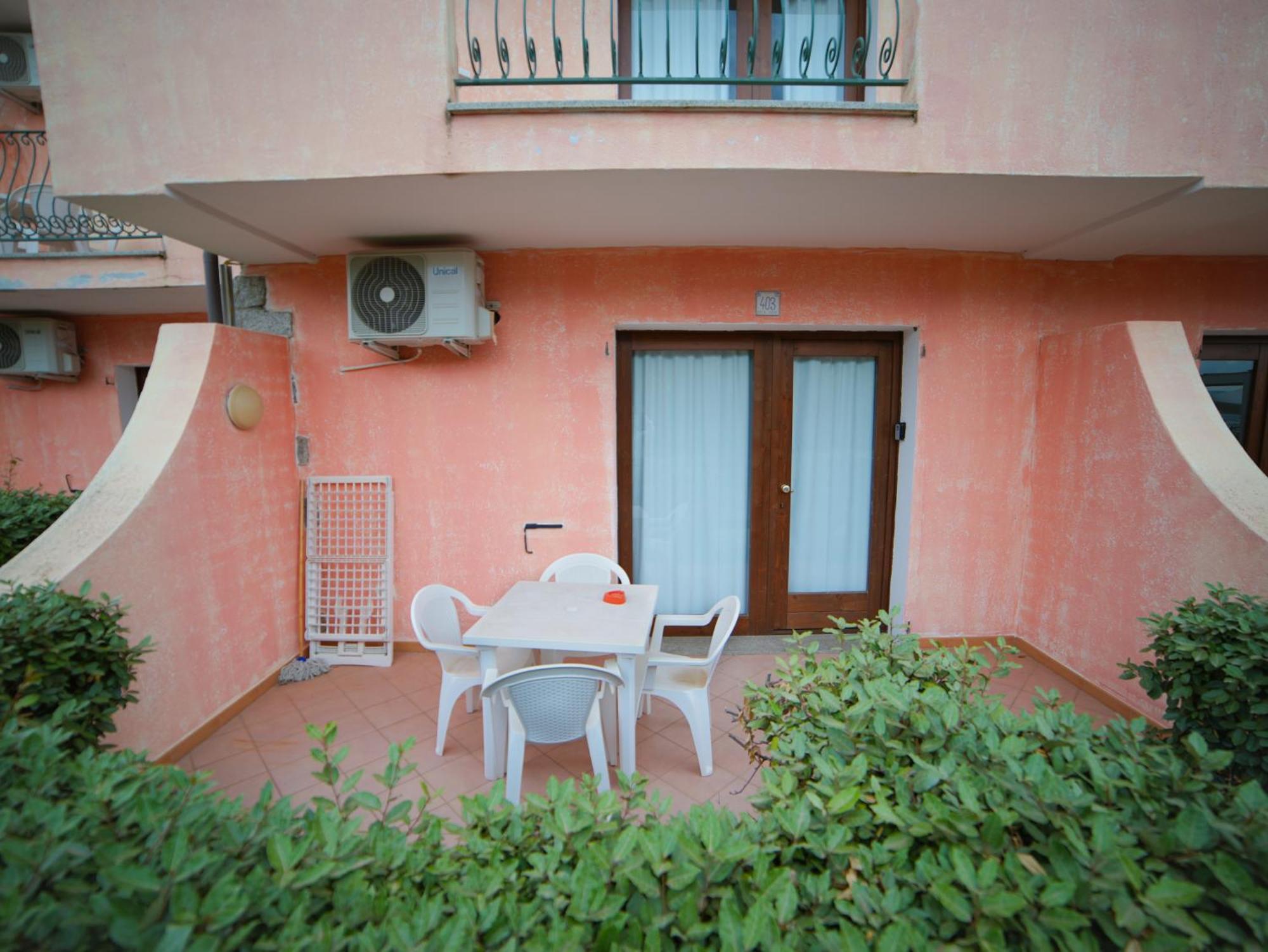 Il Borgo Di Badesi Aparthotel Εξωτερικό φωτογραφία