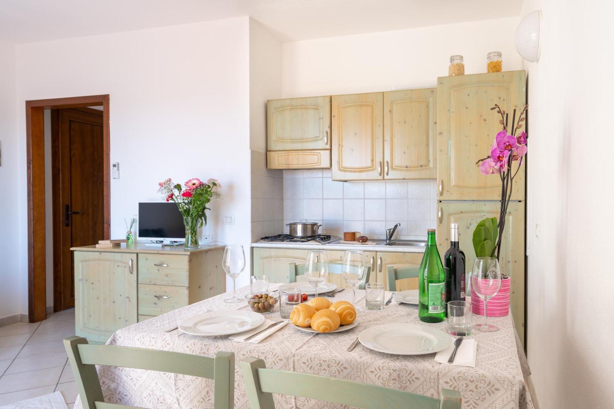 Il Borgo Di Badesi Aparthotel Εξωτερικό φωτογραφία