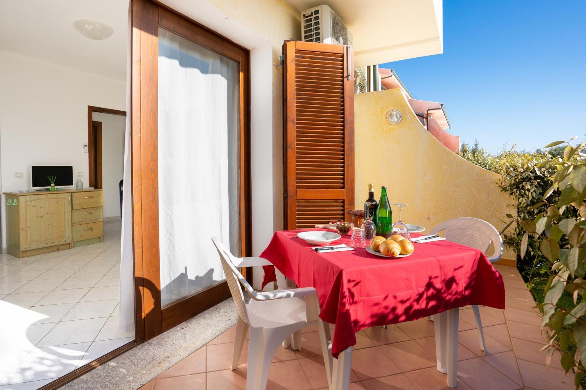 Il Borgo Di Badesi Aparthotel Εξωτερικό φωτογραφία