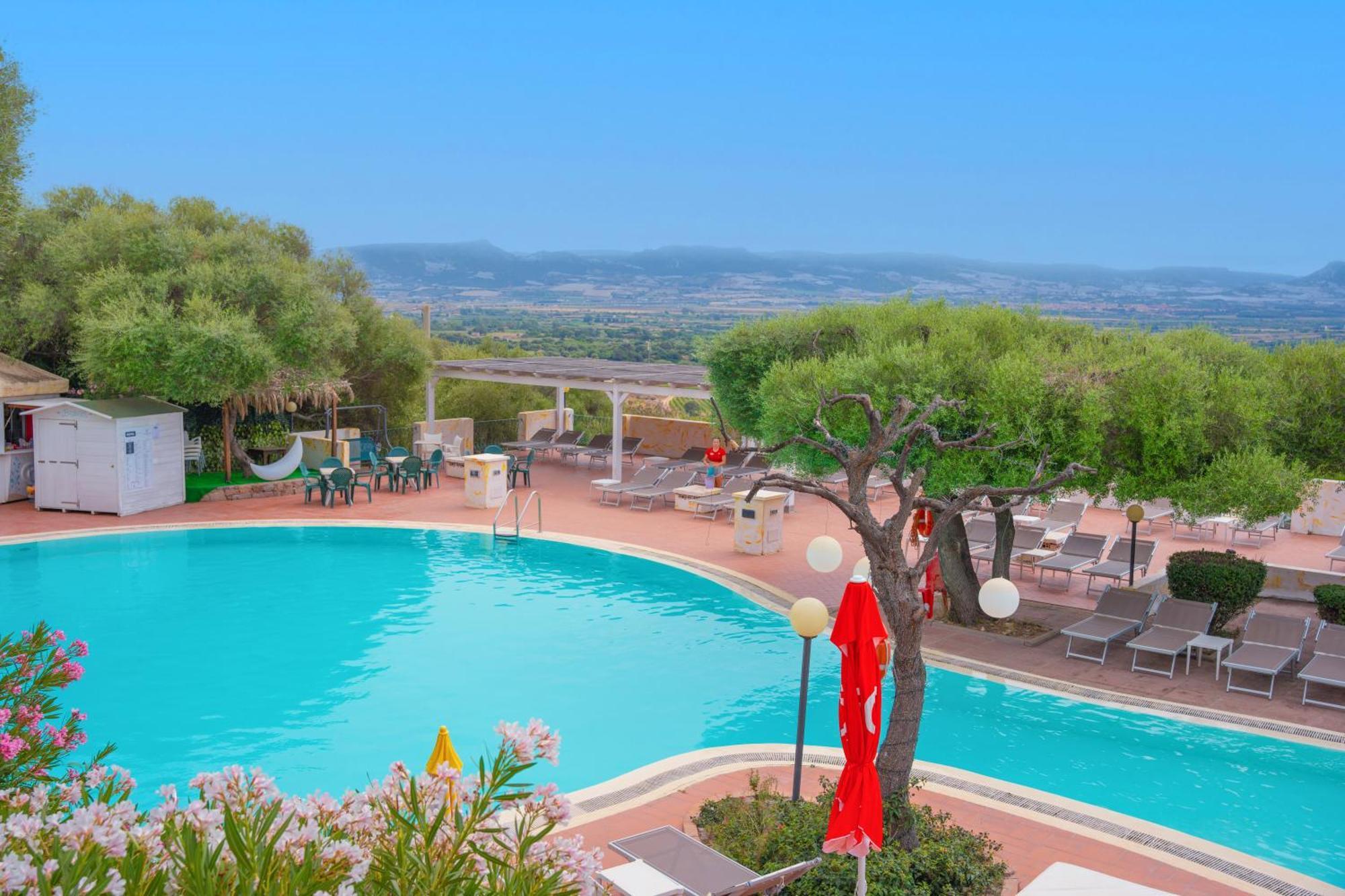 Il Borgo Di Badesi Aparthotel Εξωτερικό φωτογραφία