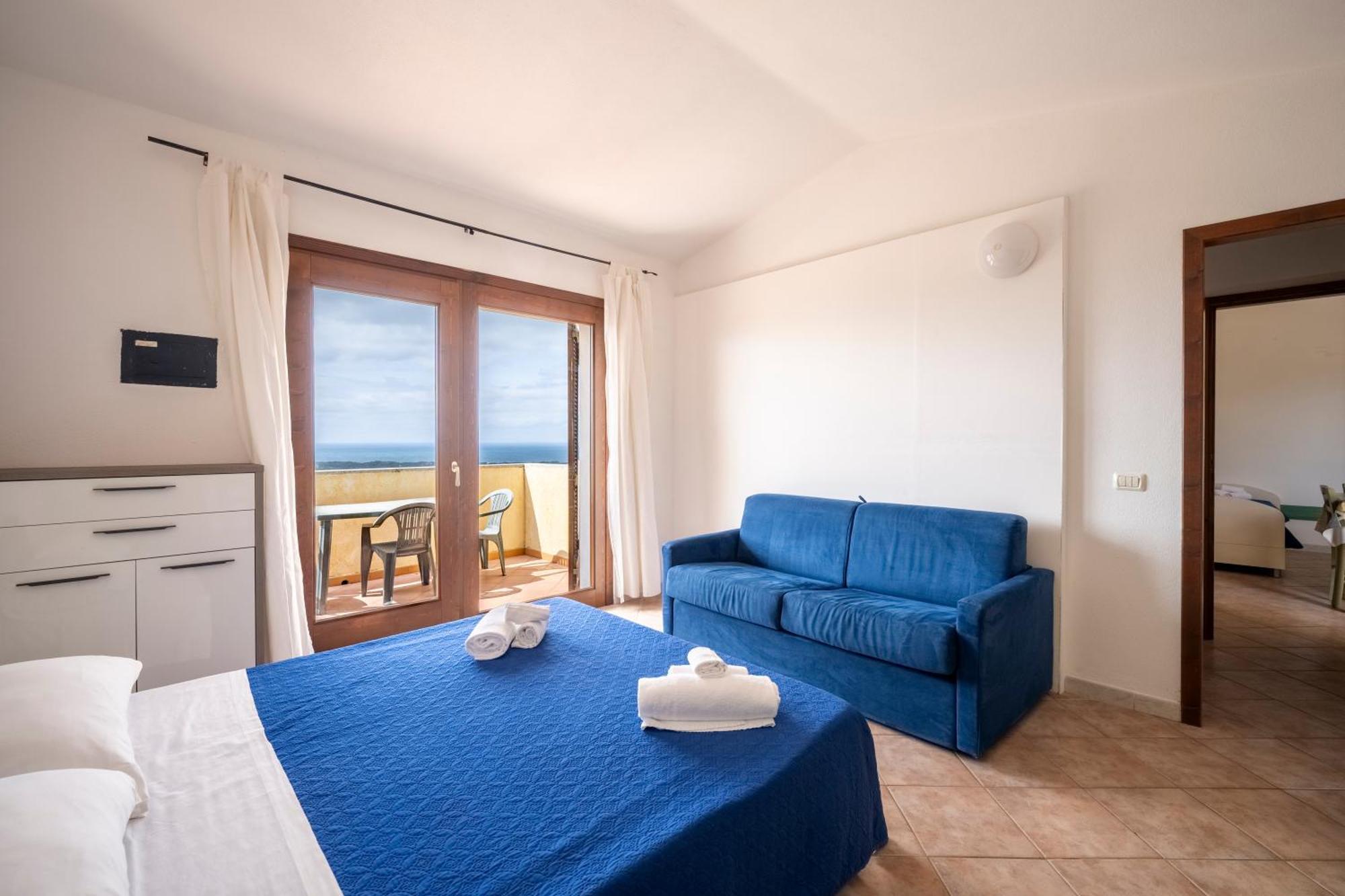 Il Borgo Di Badesi Aparthotel Εξωτερικό φωτογραφία