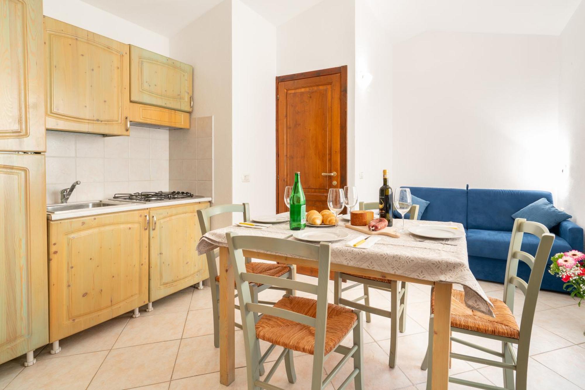Il Borgo Di Badesi Aparthotel Εξωτερικό φωτογραφία